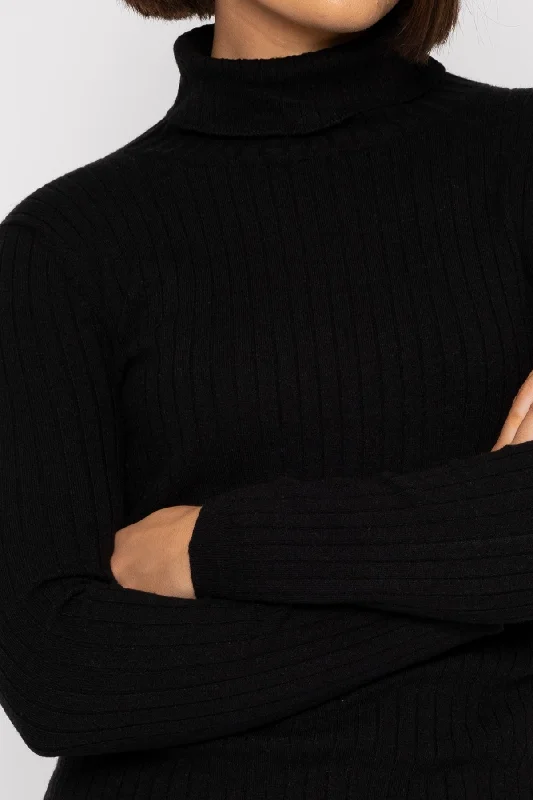 Rib Roll Neck Knit in Black